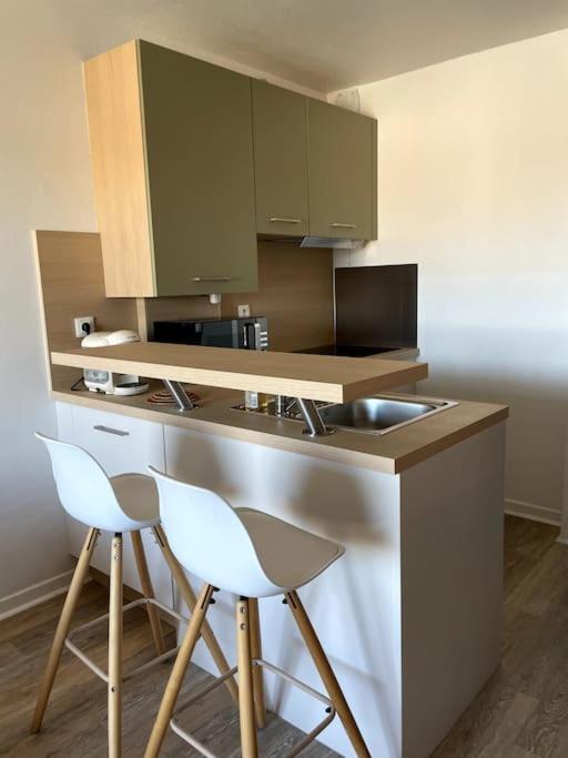 Appartement Vue Mer, 5Min A Pied De La Plage, Parking Prive Vallauris Exterior foto